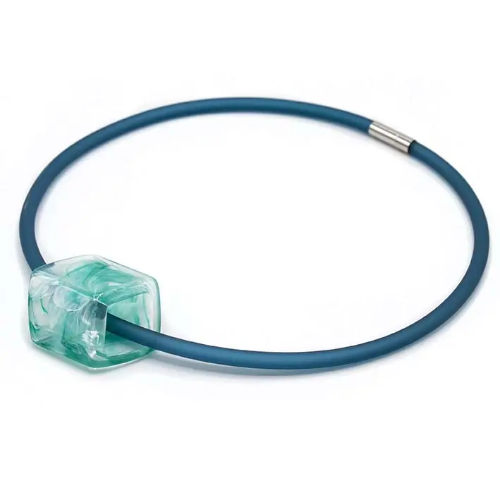 1 lijns 1 Cube ketting, Cube Water