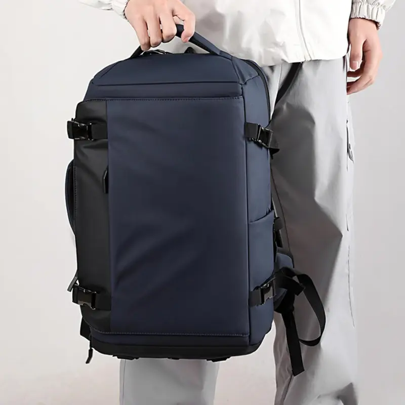 15” Wasserdichter Laptop-Rucksack mit Seitenöffnung & USB-C-Anschluss – TrekPro Serie