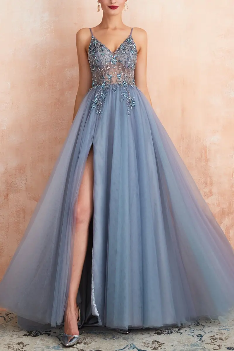 Abendkleid aus Tüll mit V-Ausschnitt und Schlitz - Herbst 2025 Kollektion - Elena