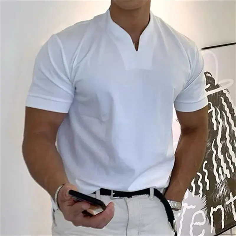 Atmungsaktives Herren Fitnessshirt mit V-Ausschnitt –  Timo