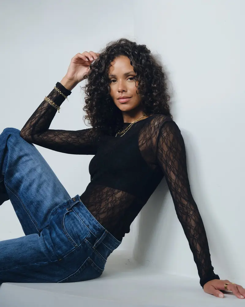 Aware Tessy O-Neck Lace Top Black