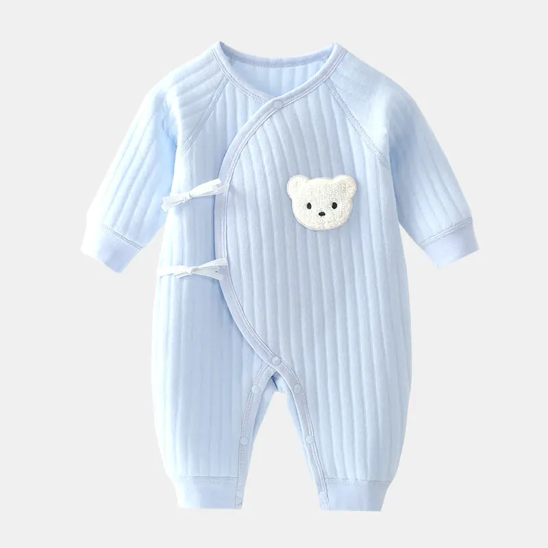 Babystrampler mit Bärchen – Winterbekleidung mit Kuschelfaktor