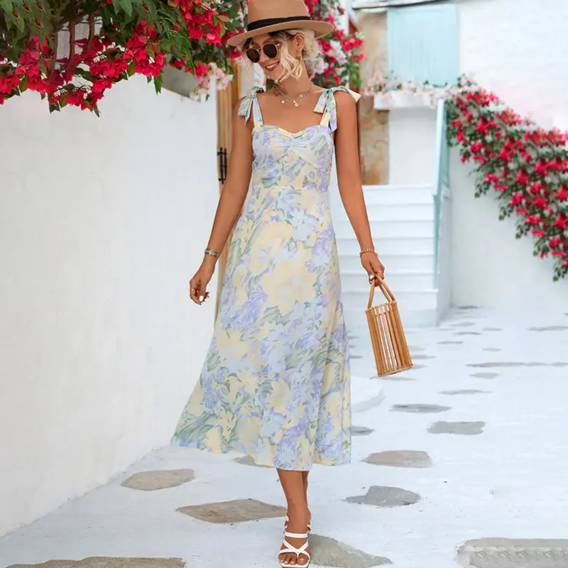 Blumen Midi-Kleid aus leichtem Stoff – Alina