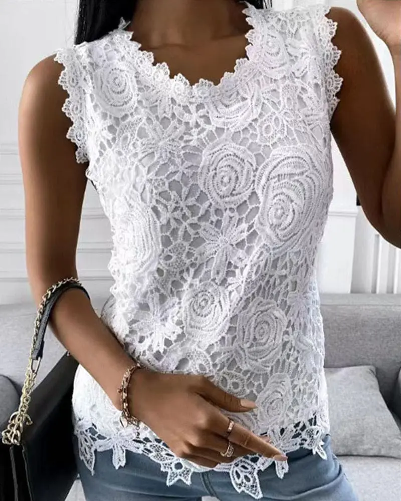 Bluse mit Spitzen-Details im Unifarbenen Stil für Frühling 2025 - Elara