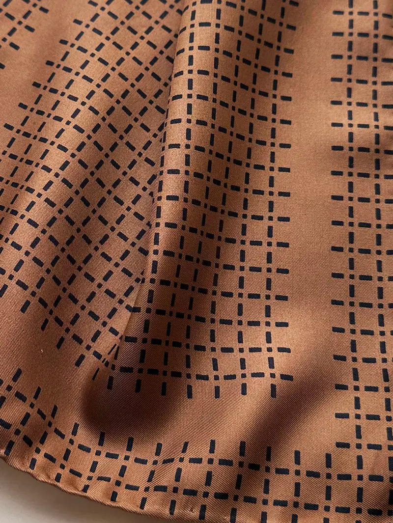 Bruin/zwart zijden pochet
