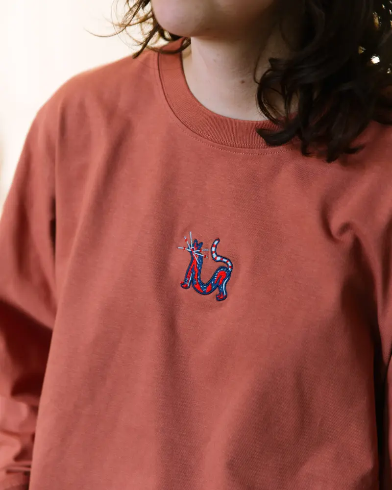 Cat-pose long sleeve