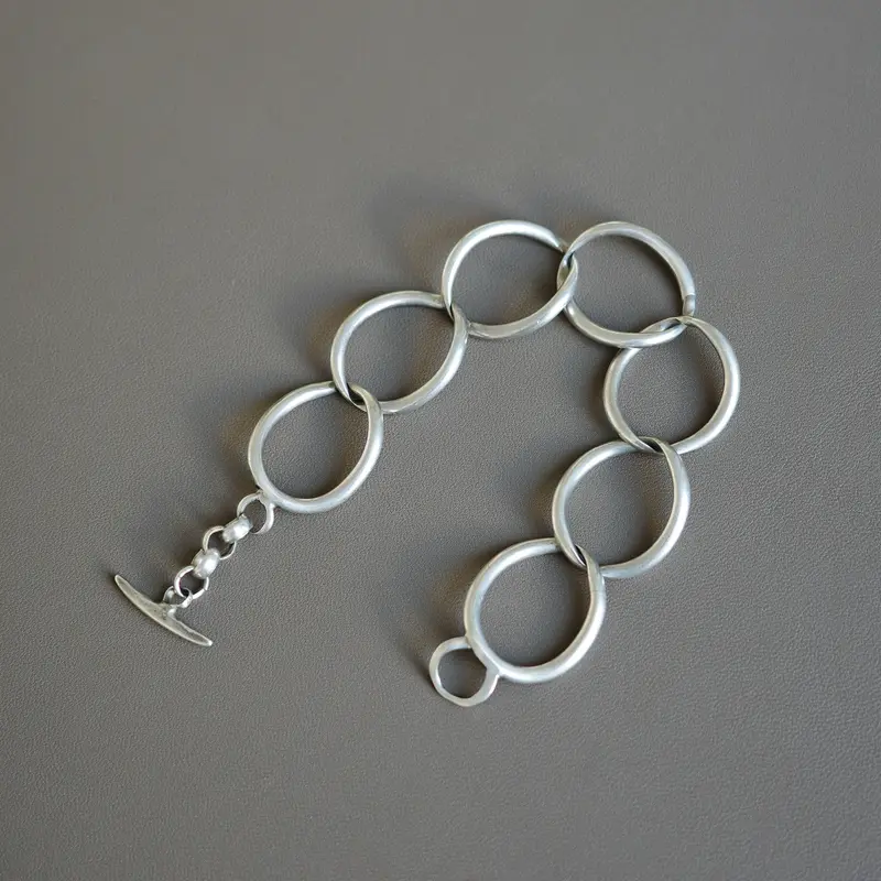 Circle Link Bracelet