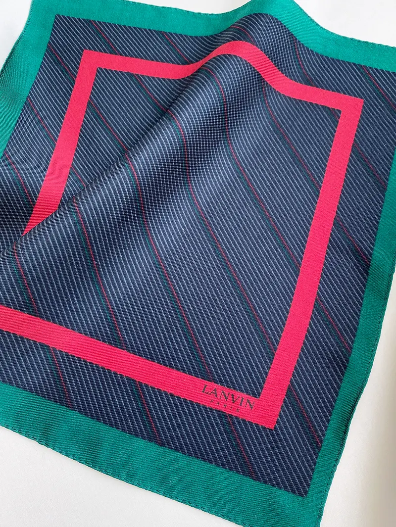 Designer pochet