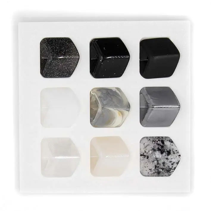 Duurzame Display voor Cubes in 3D geprint bio plastic, zwart/wit