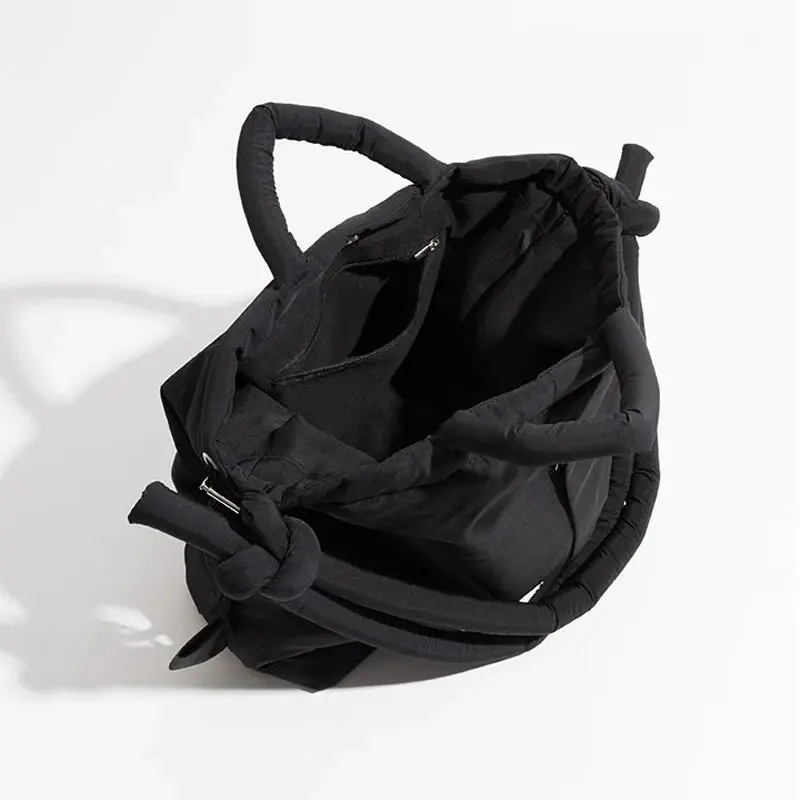 Einzigartige Puffer-Handtasche mit trendigem Volumen - Riva