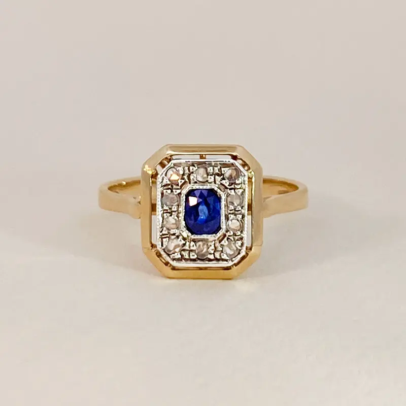 Elegant Boxy Lady Di Ring