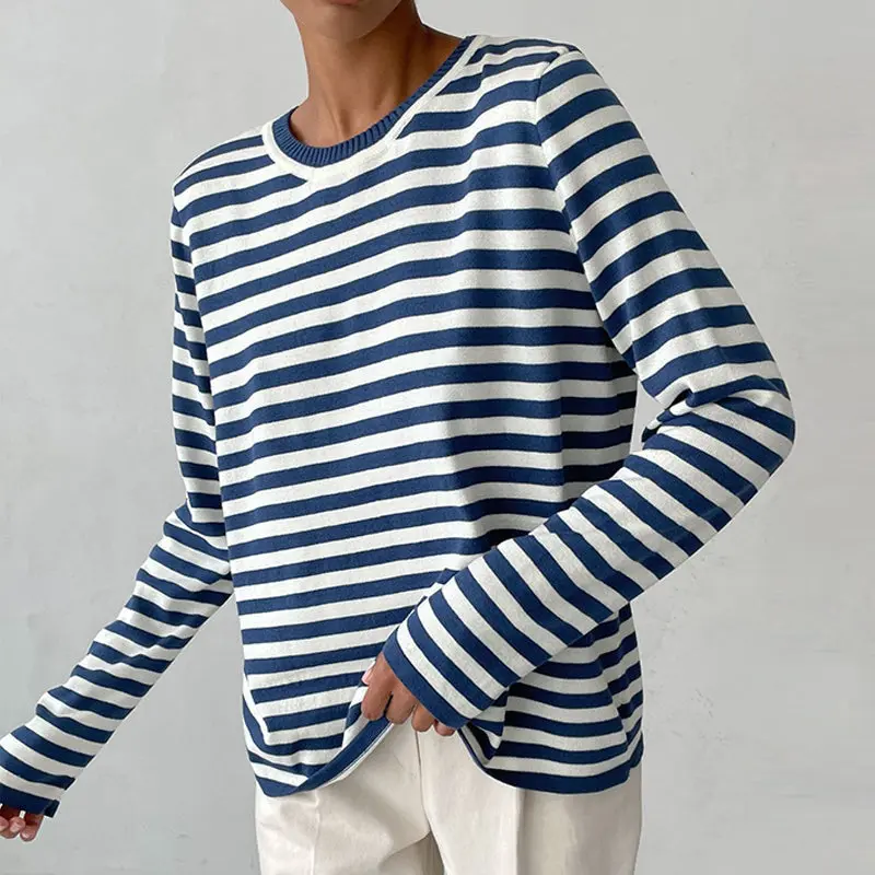 Elegantes Gestreiftes Herbst-T-Shirt aus Leichtem Stoff - StreifenHerbst