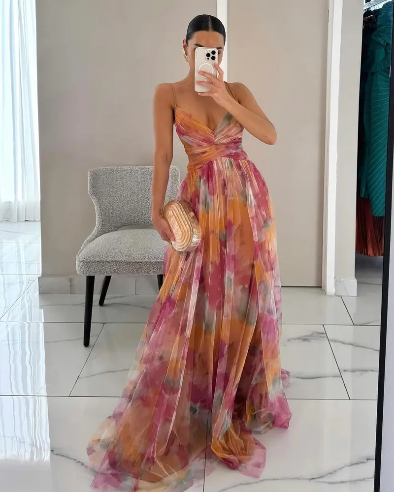 Elegantes Mesh-Maxikleid mit Figurbetontem Schnitt – Camille im Herbstzauber
