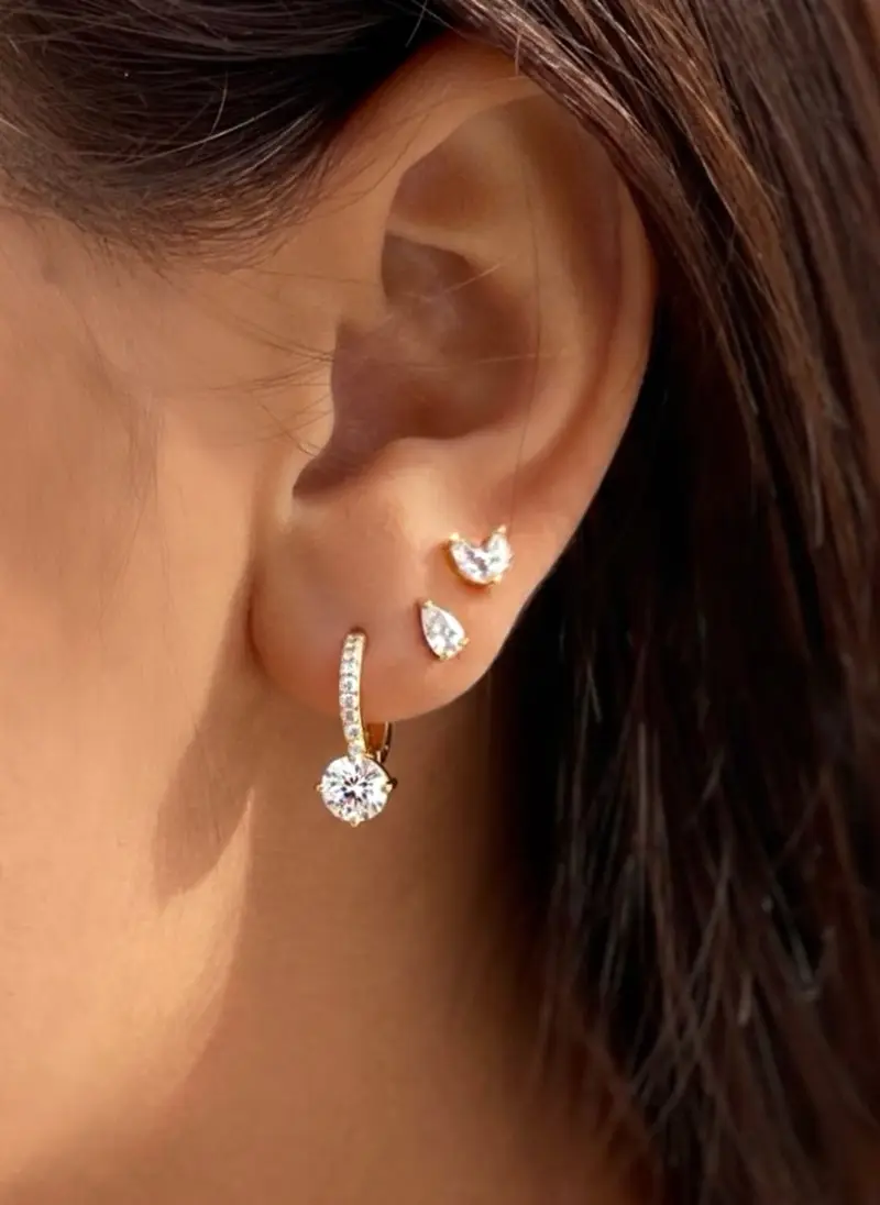 Fine Teardrop Stud Earring Gold