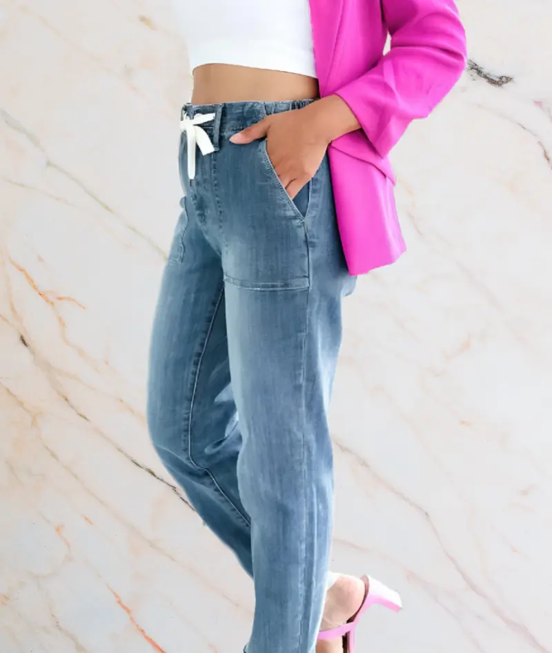 GermanRistie - Hoch taillierte Herbst-Jeans mit weißem Bindeband und Länge oberhalb des Knöchels