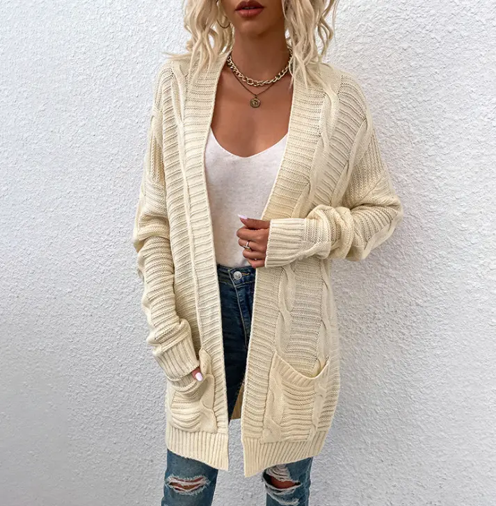 Gestrickte Herbstjacke in Übergröße 2025