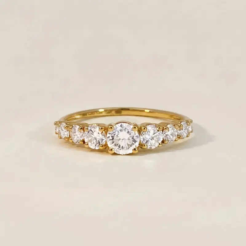 Graduated Diamond Ring