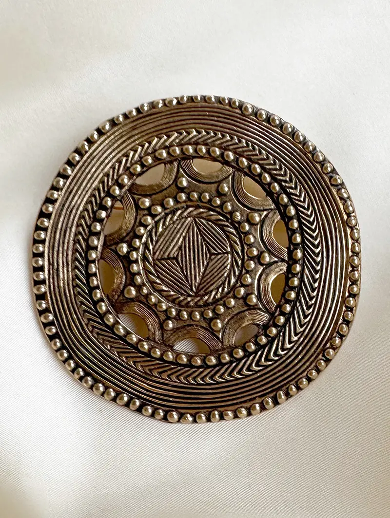 Grote designer broche