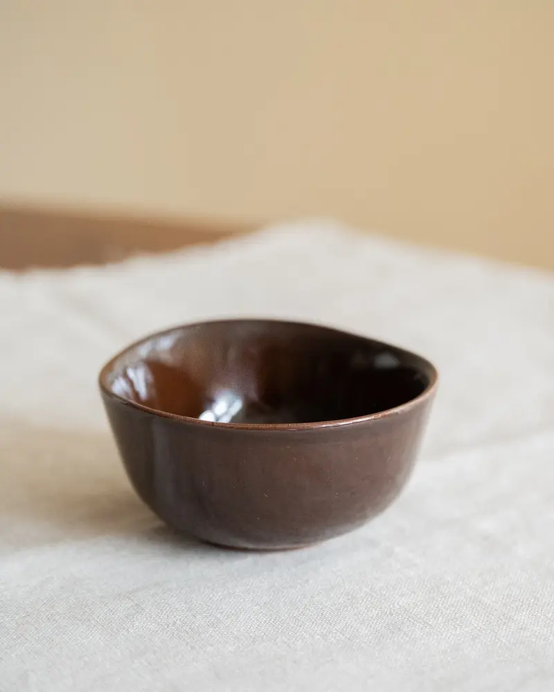 Handgemaakte Small Bowl Serpa Bruin