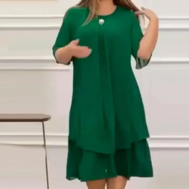 Herbst-Midi-Kleid in Übergröße für kurvige Frauen - Elegantes Design für 2025