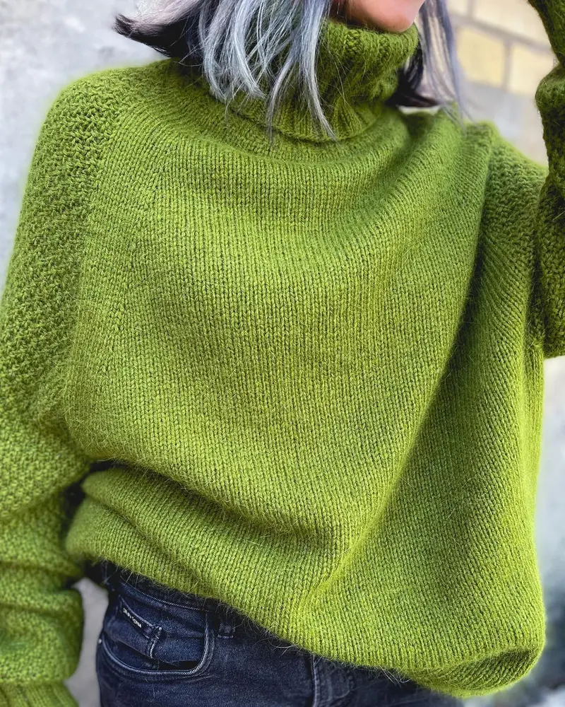 Herbstlaubfarbener Oversized Damen-Rollkragenpullover - Nora