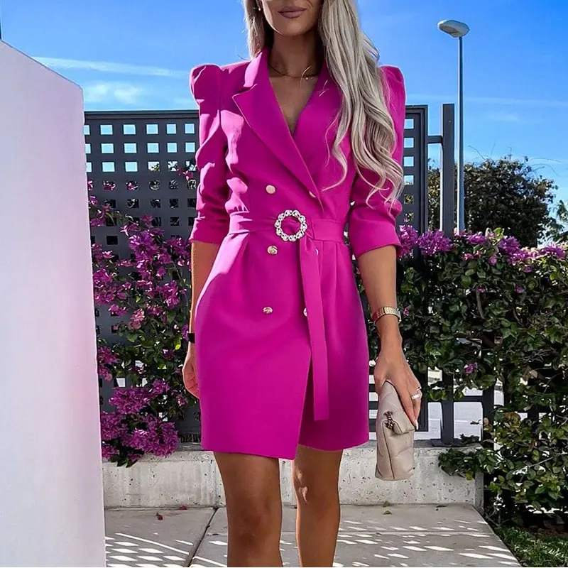 Herbstliches Blazer-Kleid mit Gürtel
