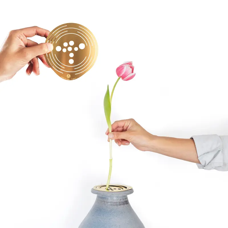 House of Thol Flower Constellation Bloemschikschijf Medium | Messing