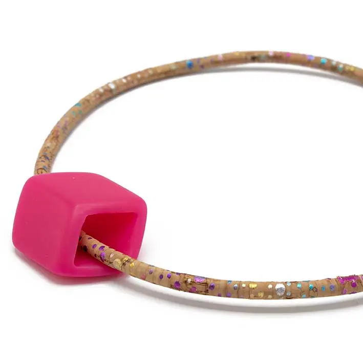 Ketting van KURK 1 lijns met Cube Power Pink