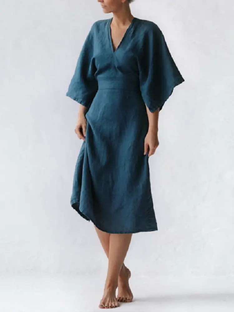 Leinenkleid in herbstlichem Tintenblau für Herbst 2025 - Helga