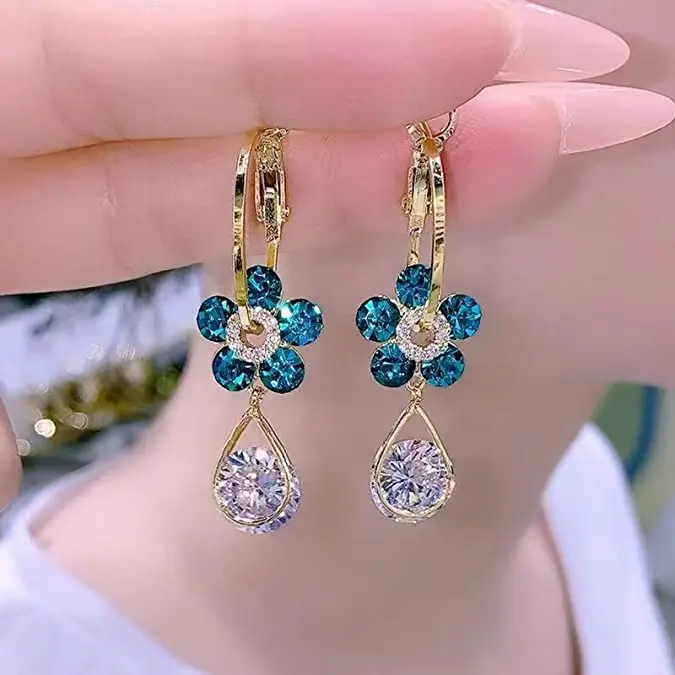 Luxuriöse Ohrringe mit Blumenmotiv – LunaBloom