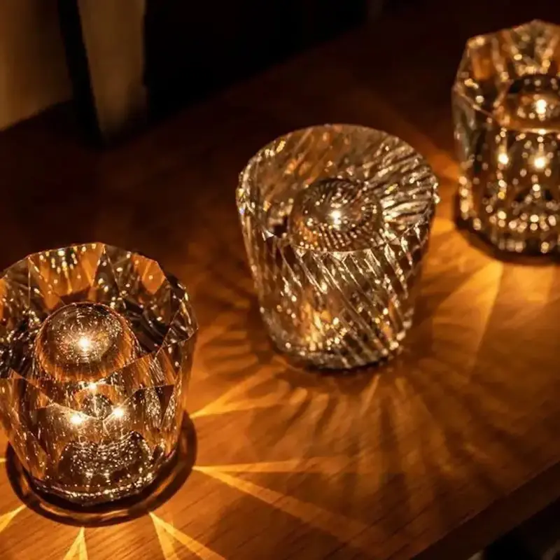 Luxuriöse Wiederaufladbare Diamant-Kristall-Tischlampe – Lumière Diamant