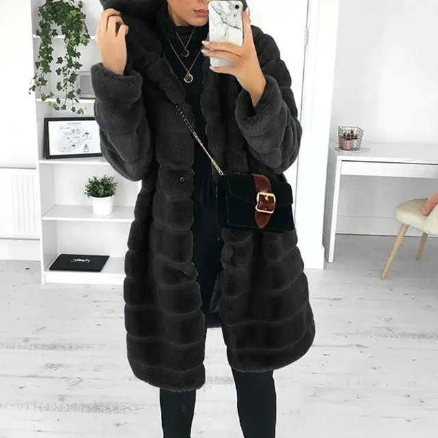 Luxuriöser Gestepper Wintermantel mit Kapuze - Eleganz für die kalte Jahreszeit