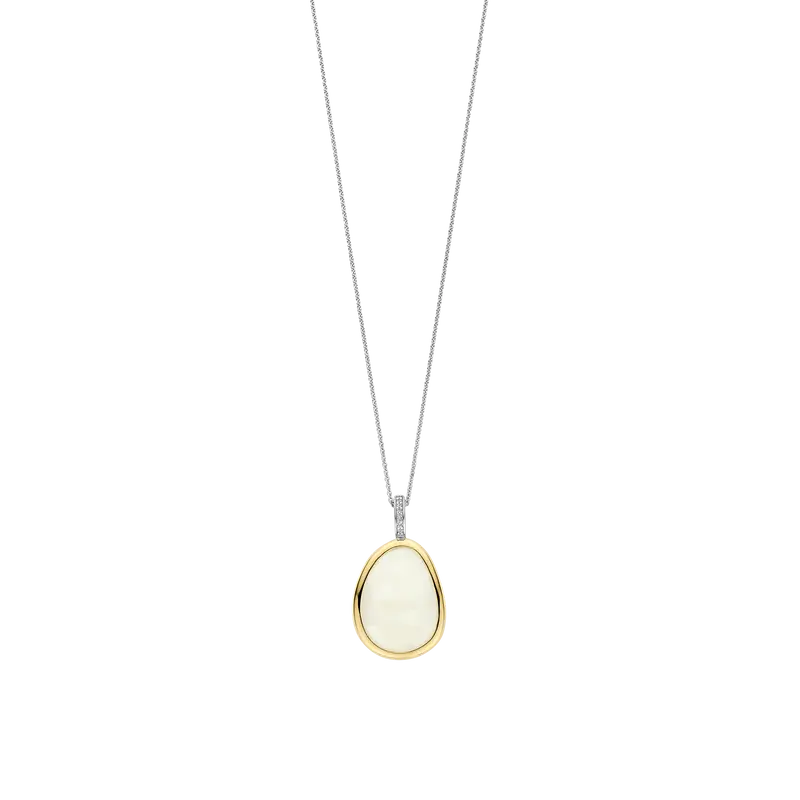 Necklace with Luxury stone pendant