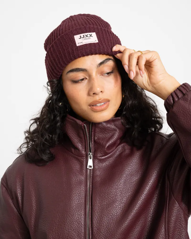 Othelia Knit Beanie Winetasting