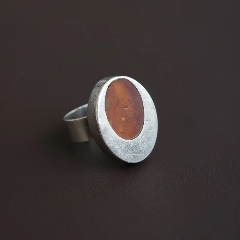 Oval amber ring