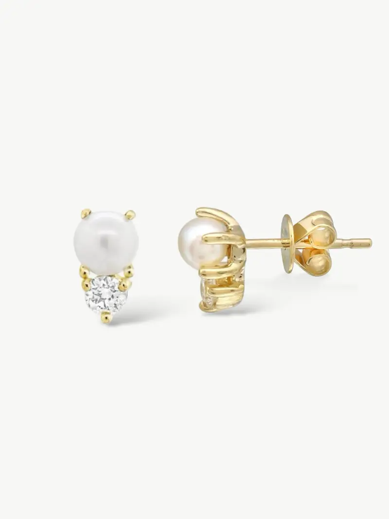 Pearly Stud Earrings