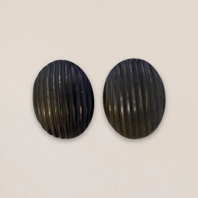 Sculpted Oval Earrings