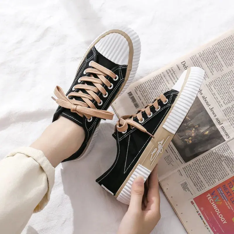 Sneakers Kitty Kickers - Oktoberfest 2025