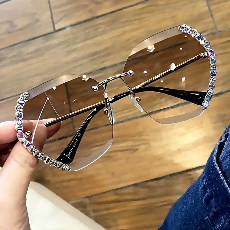 Sonnenbrillen für Frauen | DiamondGlasses - Sommer 2025 Kollektion
