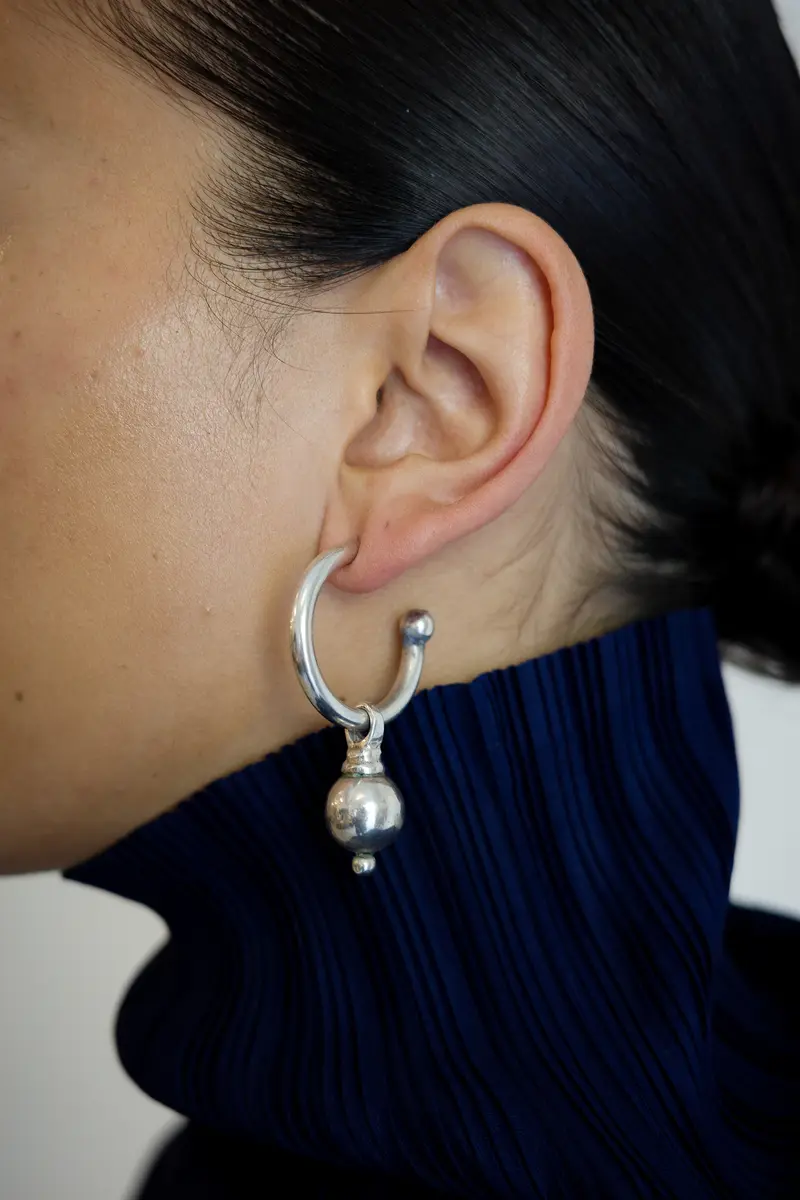 Sphere dangle hoop