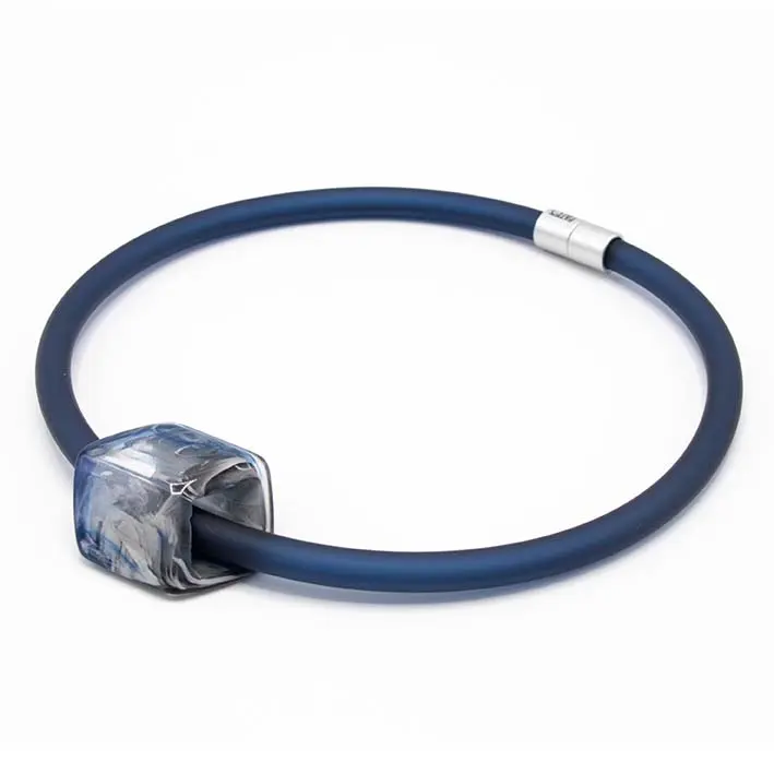Statement ketting 1-lijns Bold, montan(8 mm rubber) met Cube Jeans