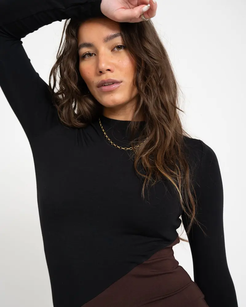 TILTIL Nela High Neck Longsleeve Black Bruin