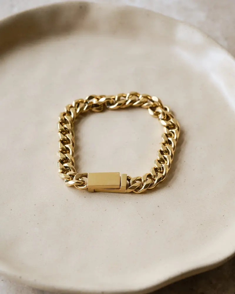 Timeless Embrace Bracelet Gold