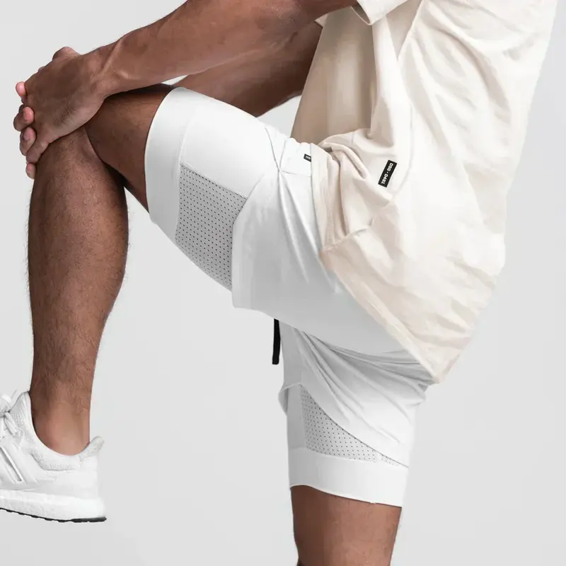 Trendige Sportshorts mit atmungsaktivem Material und Seitentasche – Marky