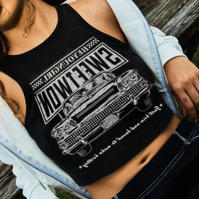 Trendiges Damen Crop-Top mit Auto-Print und Rundhalsausschnitt – Maila