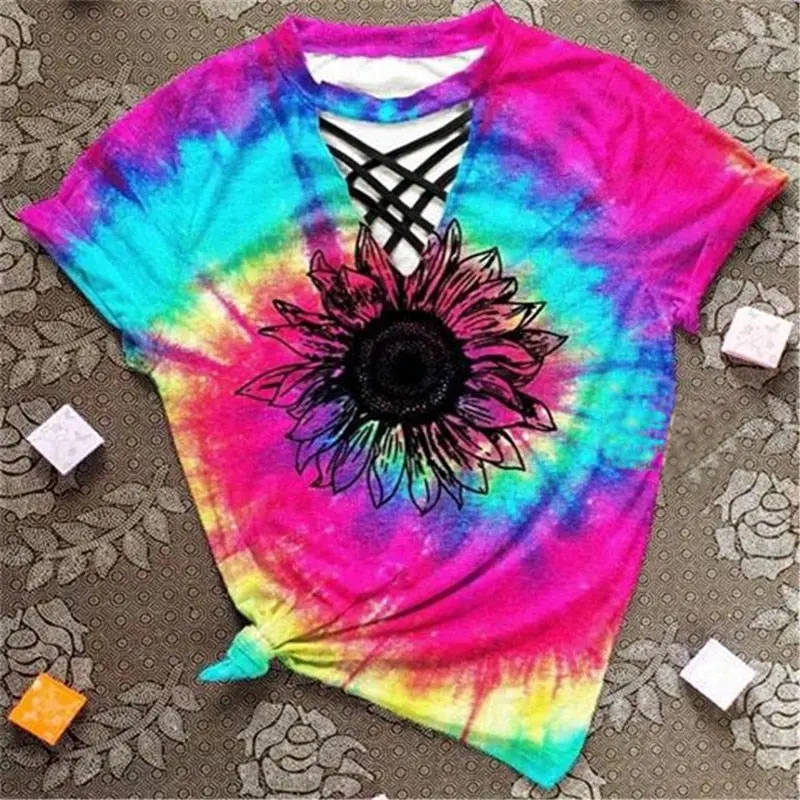 Trendiges Damen T-Shirt mit Cut-Out-Design und Tie-Dye Muster – Norina