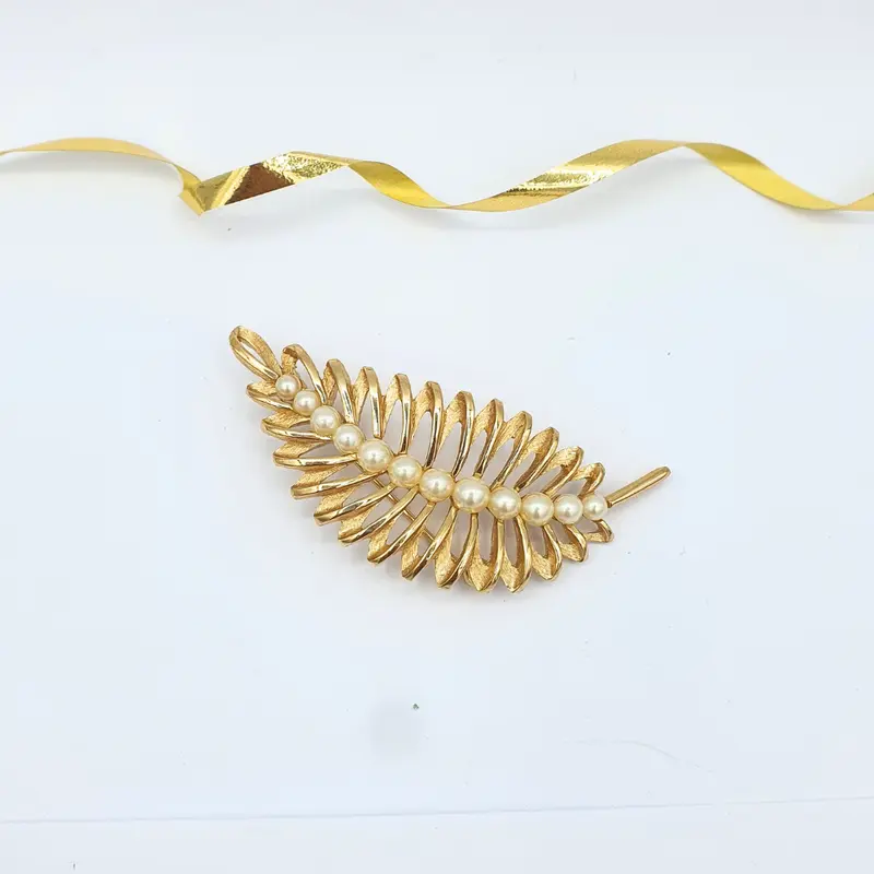 Trifari – Leaf Brooch with Pearls