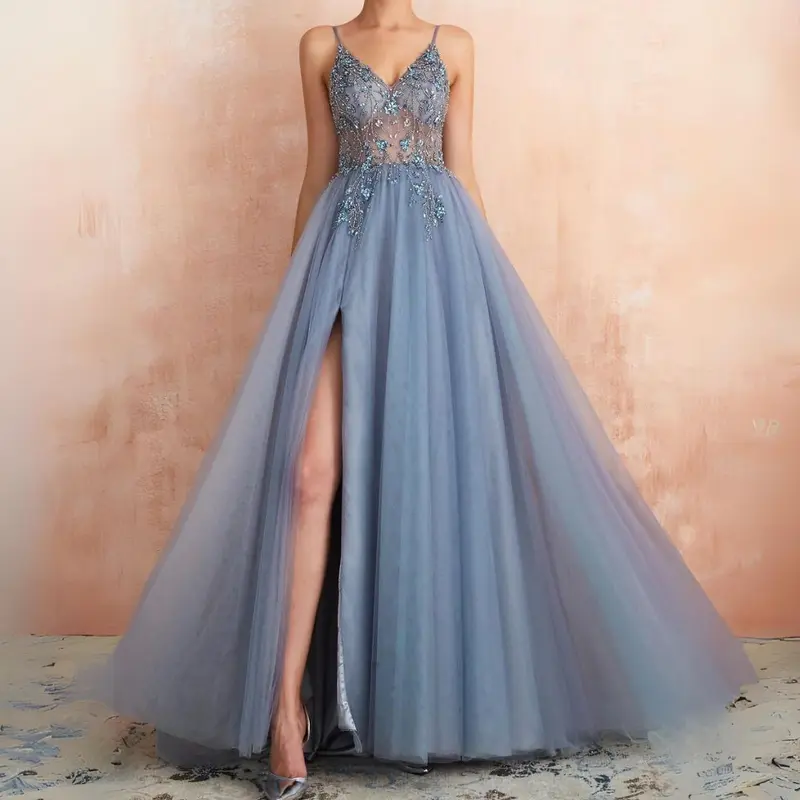 Tüllkleid mit Schlitz und V-Ausschnitt - Herbst 2025 Kollektion