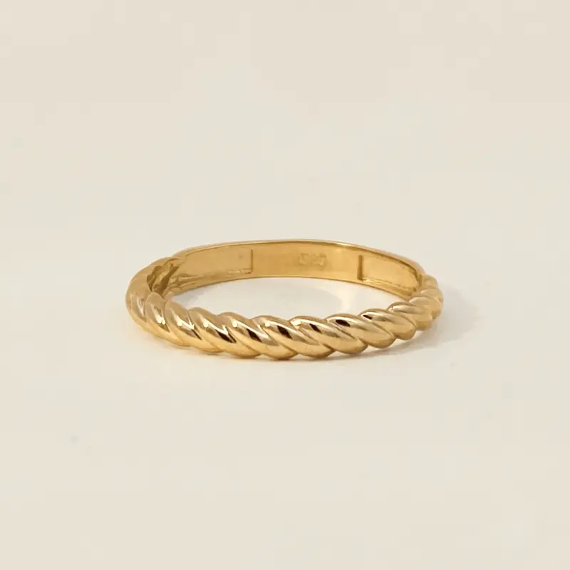 Twist Ring