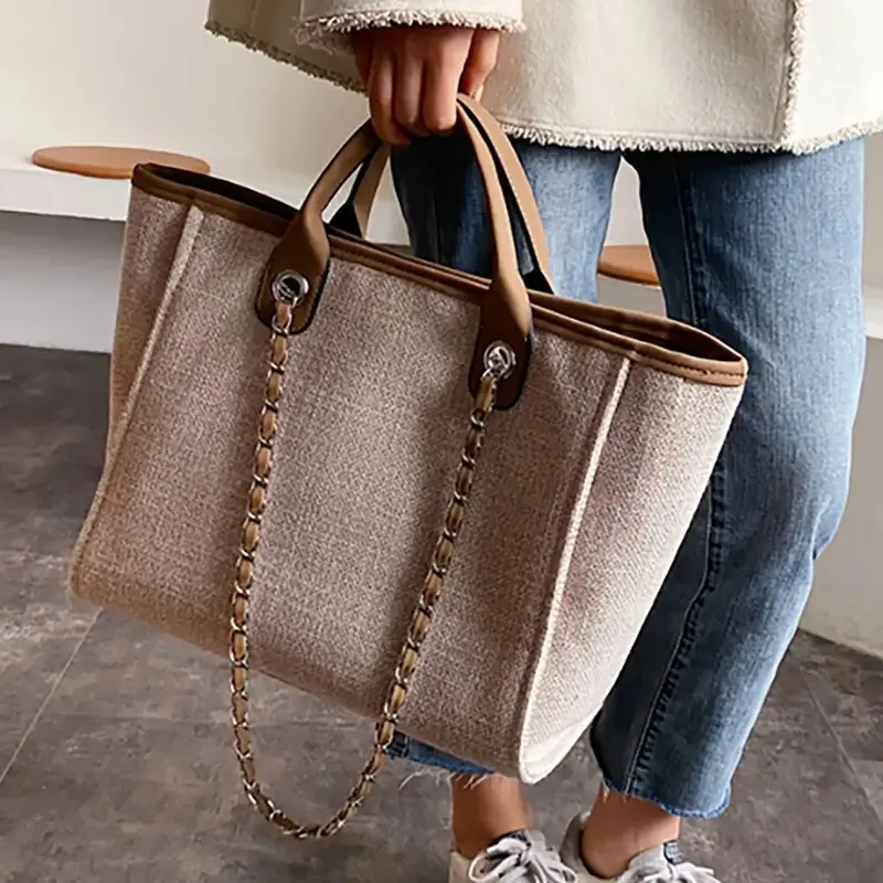 Urban Luxe Crowd-Ready Designer-Schultertasche